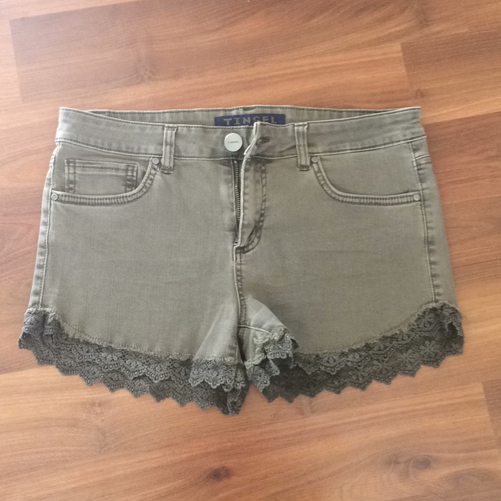 Tinsel Shorts with Lace Trim Green Size 28 EUC
